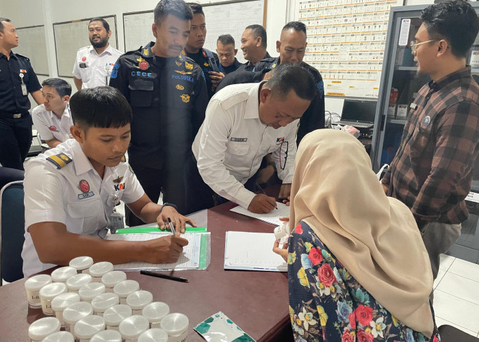 Demi Keamanan dan Keselamatan Perjalanan KA Selama Nataru, PT KAI Daop 3 Cirebon Adakan Tes Urine 