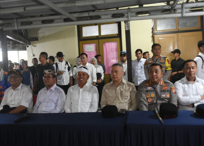 Ratusan Tukang Becak dan Sopir Angkot Cirebon Dapat Kompensasi Rp1,4 Juta Jelang Mudik Lebaran