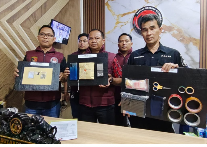 Polres Kuningan Tangkap Pengedar Narkoba di Kramatmulya, Sita Sabu dan Ekstasi