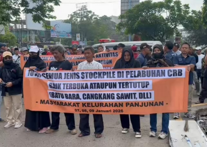 Stopel Batu Bara Pelabuhan Cirebon Kembali Diprotes, Warga Ungkit Janji Penutupan 2016