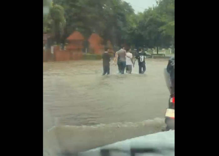 Banjir Kembali Rendam Cirebon Jumat Sore, Lalu Lintas By Pass hingga Kedawung Tersendat