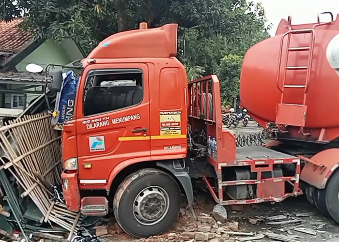 Truk BBM Pertamina Kecelakaan di Samadikun Cirebon, Begini Kesaksian Pemilik Warung