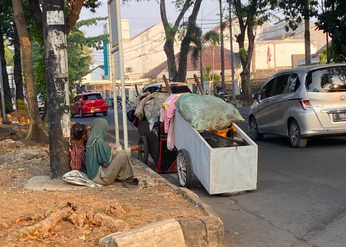Meningkatnya Fenomena 'Manusia Gerobak' di Cirebon, Dinsos Siapkan Langkah Penanganan Komprehensif