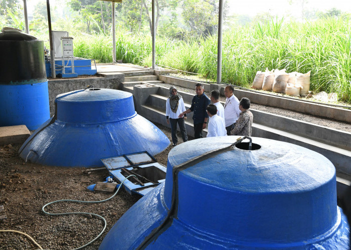 Manfaatkan Sinar Matahari dan Limbah Kotoran Sapi, PLTS – Biogas Berdiri di Cigugur Kuningan