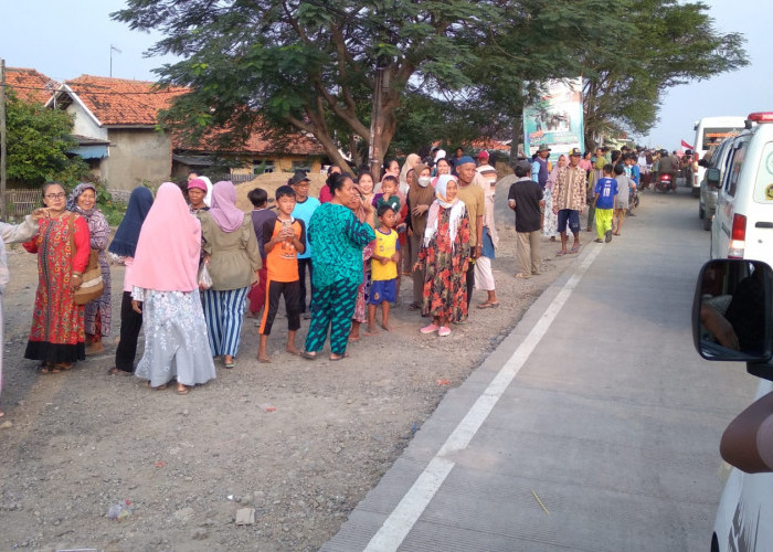 32 Biksu Jalan Kaki dari Thailand, Terharu Disambut Warga Muslim Indramayu, Kamis Sampai di Kota Cirebon