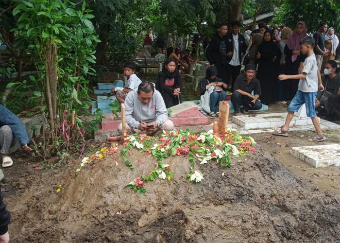 Begini Pesan Keluarga Usai Pemakaman Jessica Shintia Korban Penganiayaan di Arjawinangun 