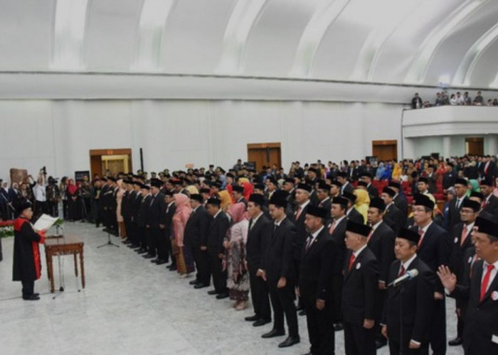 120 anggota DPRD Provinsi Jawa Barat resmi dilantik di Gedung Merdeka