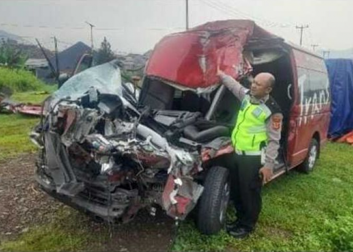 Kendaraan Travel Cirebon-Bandung Alami Kecelakaan di Tol Cisumdawu, 2 Orang Tewas