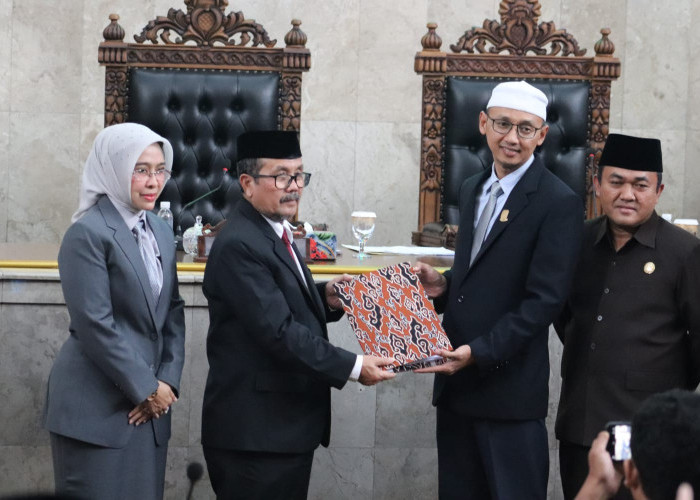 Bupati Apresiasi Saran dari DPRD Kabupaten Cirebon untuk Jalannya Pemerintahan Lebih Baik
