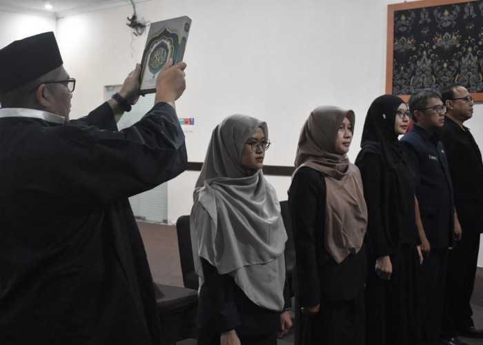 Lantik Jabatan Fungsional, Pemkot Cirebon Berkomitmen Mendorong ASN Tumbuh Melalui Jalur Karier Profesional