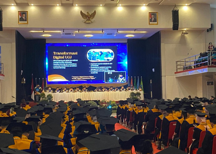 UGJ Mewisuda 926 Sarjana dan Magister