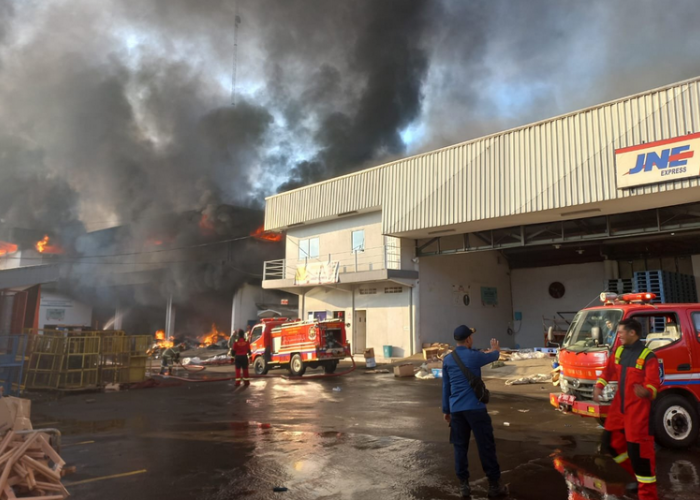 Nasib Barang Pelanggan di Gudang JNE Depok yang Terbakar, Simak Pernyataan JNE Pusat
