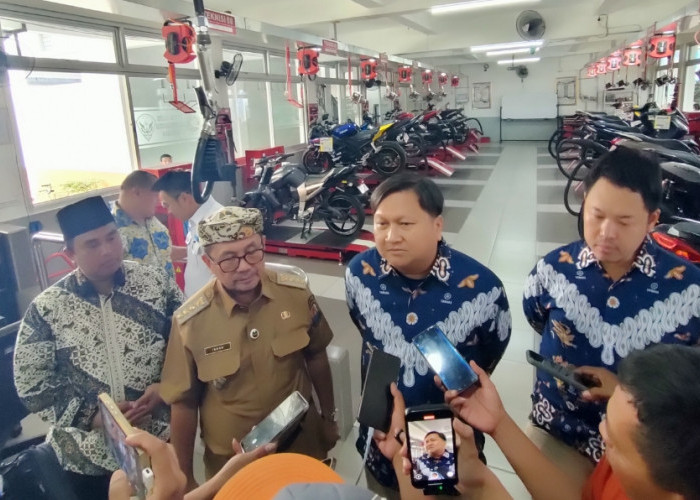 SMK Muhammadiyah Lemahabang Resmikan YTC dan Masjid, Bupati Imron: Perkuat Link and Match Pendidikan Vokasi