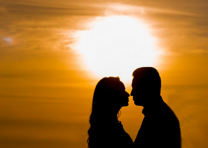 6 Alasan Kenapa Wanita Bisa Jatuh Cinta dengan Pria yang Sudah Menikah