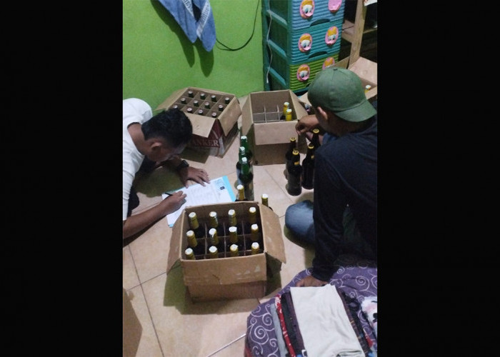 Polisi Sita Puluhan Botol Miras di Lemahabang Kabupaten Cirebon 