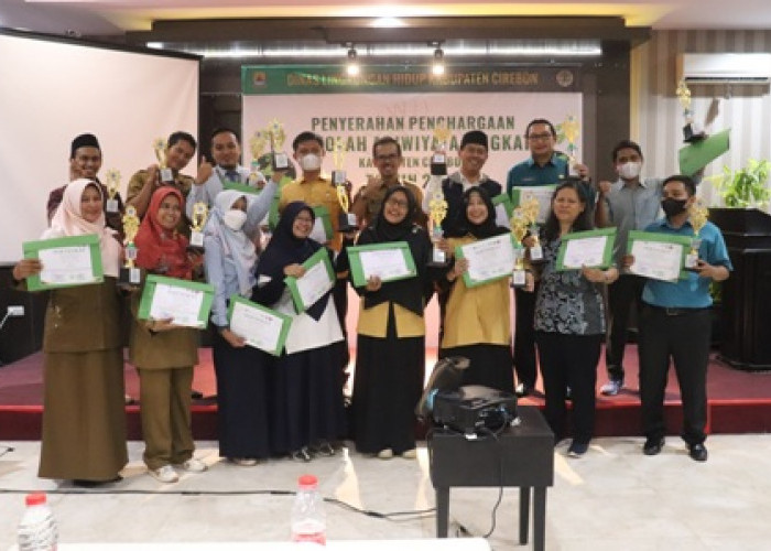 15 Sekolah di Kabupaten Cirebon  Mendapat Anugerah Adiwiyata 