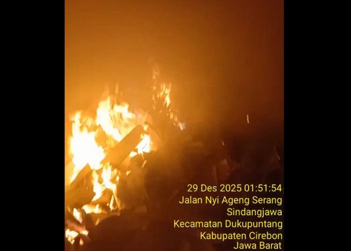 Kebakaran Dini Hari Gegerkan Warga Sindangjawa, 1 Rumah Nyaris Ludes