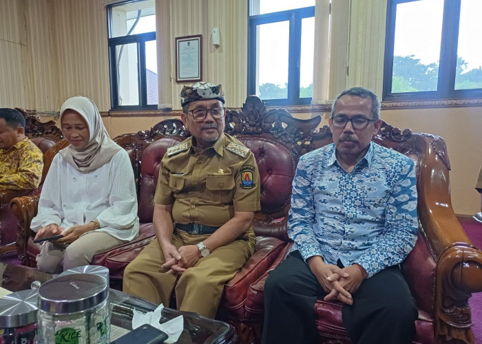 BPR Bank Cirebon Dibekukan OJK, Bupati Pastikan BCJ dan BKC Tetap Sehat