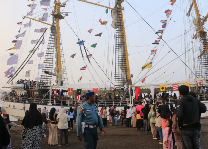 2 Kali Keliling Dunia, KRI Dewaruci Kini Bisa Dinaiki Gratis di Cirebon