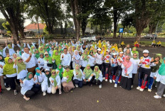 Senam Bersama, Siti Farida Ajak Ibu-Ibu Jaga Lingkungan Cegah Banjir dan Penyakit