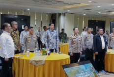 Petani Indramayu Ungkap Peran Komjen Karyoto, Turun Langsung hingga Panen Jagung Berhasil