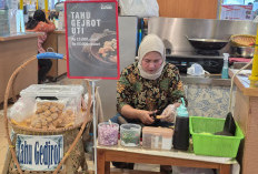 Menikmati Tahu Gejrot Uti, Cita Rasa Khas Cirebon yang Naik Kelas