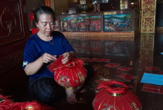 Sambut Imlek 2577, Klenteng di Cirebon Berhias Lampion dan Jejak Sejarah Ratusan Tahun