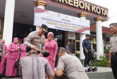 Pagi Penuh Haru di Polres Cirebon Kota, Puluhan Personel Naik Pangkat: Kapolres Ingatkan Tanggung Jawab Besar