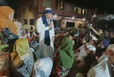 Ratusan Jamaah Hadiri Kliwonan Sholawat di Cirebon, Ustaz Ujang: Perbanyak Sholawat dan Syukur