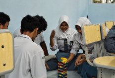 SMAN 3 Cirebon Batasi Penggunaan HP di Sekolah, Siswa Kini Kembali Main Catur dan Congklak Saat Istirahat