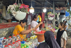 H-1 Lebaran, Penjualan Bunga Tabur di Makam Jabang Bayi Cirebon Melonjak Drastis