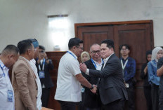 Erick Thohir dan Thony Gunawan Berjabat Tangan, Pembinaan Pemain Muda Jadi Sorotan
