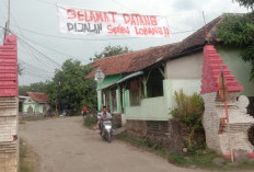Jalan Mertapada–Gemulungtonggoh Hancur Parah, Warga Ancam Geruduk Pemkab Cirebon