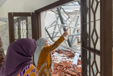 Wakil Walikota Siti Farida Rosmawati Tinjau Gedung Ambruk Disnaker