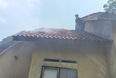 Bakar Sampah Ditinggal Makan, Rumah Warga Kuningan Nyaris Ludes Terbakar