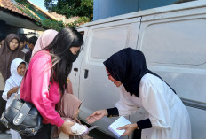 HUT ke-28 PAN, Rinna Suryanti Santuni 100 Anak Yatim di Kota Cirebon