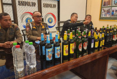 Satpol PP Kabupaten Cirebon Sita Ratusan Botol Miras Ilegal Jelang Natal dan Tahun Baru