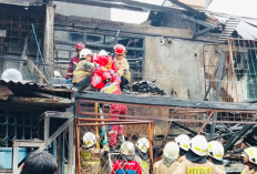 Tragis! Jasad 1 Keluarga dalam 1 Kamar Korban Kebakaran Dipicu Krsleting Mobil Listrik 