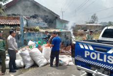 Satlantas Polres Kuningan Pasang Bantalan Keselamatan di Jalur Rawan Kecelakaan Jelang Nataru