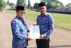 Bupati Imron Serahkan Ribuan SK PPPK Paruh Waktu