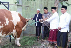 Ribuan Warga Hadiri Salat Iduladha di Masjid Agung Sumber, Ini Pesan Bupati Cirebon
