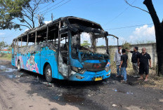 Bus Kebakaran di Rawaurip Cirebon, Sopir: Awalnya Asap Keluar dari AC