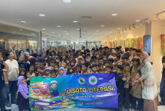 Siswa SD Peradaban Global Qur’an Gelar Wisata Literasi di Gramedia Cirebon