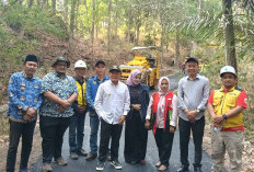 Rusak Belasan Tahun, Jalan Kaduela–Talaga Remis Kuningan Mulai Diperbaiki Sepanjang 3 Kilometer