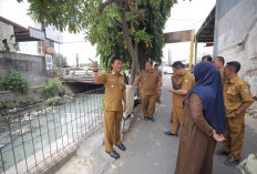 Wali Kota Cirebon Tinjau Drainase Tentara Pelajar dan Pancuran, Penyumbatan Dikebut
