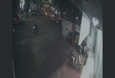 Curanmor di Cirebon, Motor Karyawan Toko Raib Saat Parkir, Aksi Pelaku Terekam CCTV