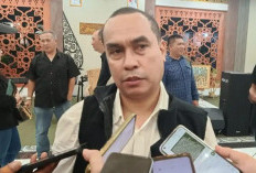 Pembongkaran Rel Bersejarah di Cirebon Memanas, Umar Klau ke Walikota: Asal Bunyi Saja!