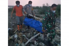 Mayat Tanpa Identitas Ditemukan di Pesisir Bungko, Polsek Kapetakan Lakukan Evakuasi Cepat