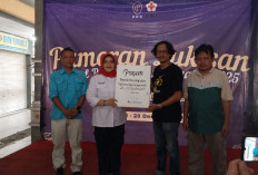 Pelukis Cirebon Lelang Lukisannya Untuk Korban Banjir Sumatera dan Aceh 