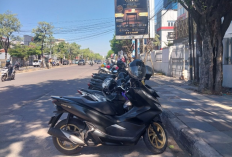 Pemkot Cirebon Gagal Tertibkan Parkir Liar di Depan CSB Mall, Motor Kembali Kuasai Badan Jalan